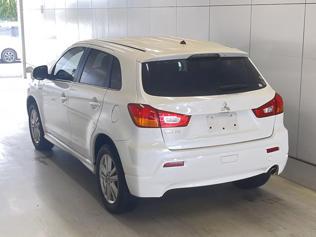 MITSUBISHI RVR