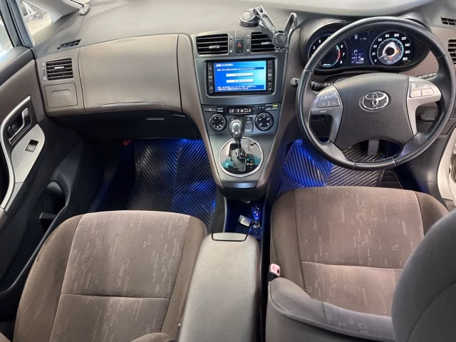TOYOTA MARK X ZIO
