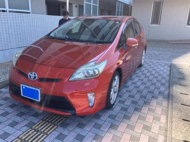 TOYOTA PRIUS
