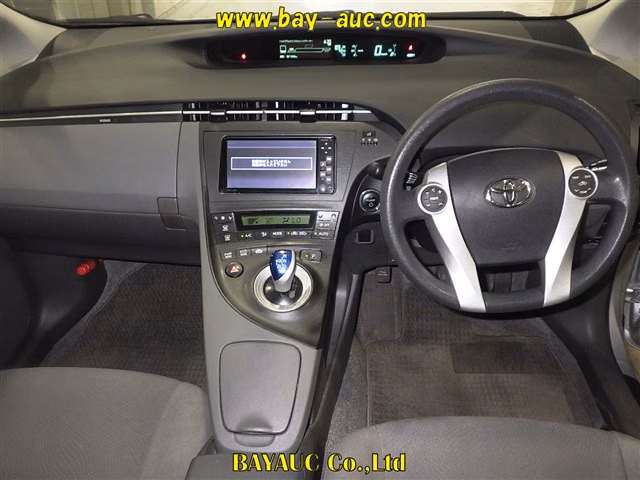 TOYOTA PRIUS