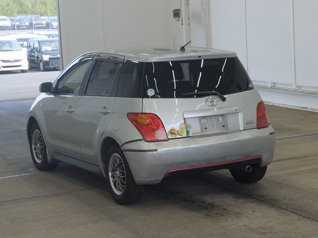 TOYOTA IST