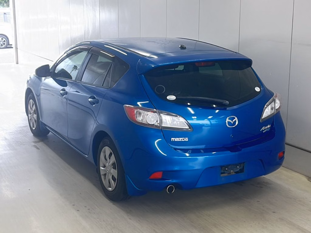 MAZDA AXELA