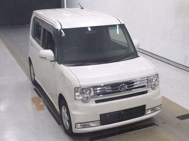 DAIHATSU MOVE CONTE