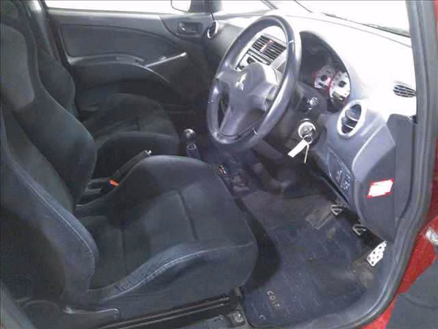 MITSUBISHI COLT