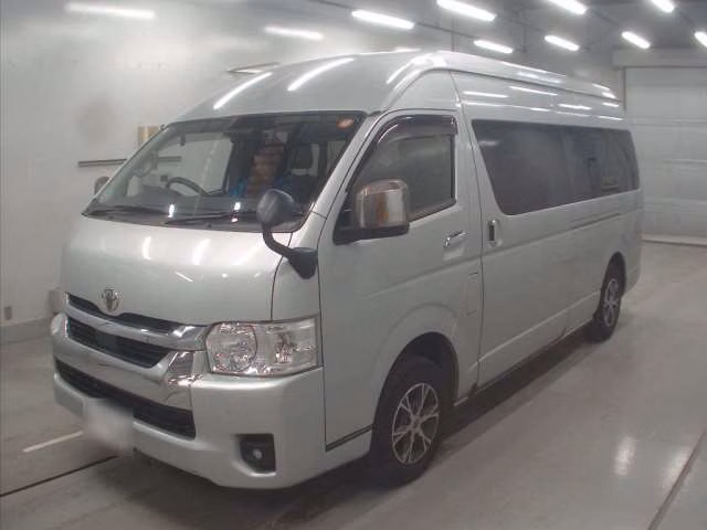 TOYOTA HIACE