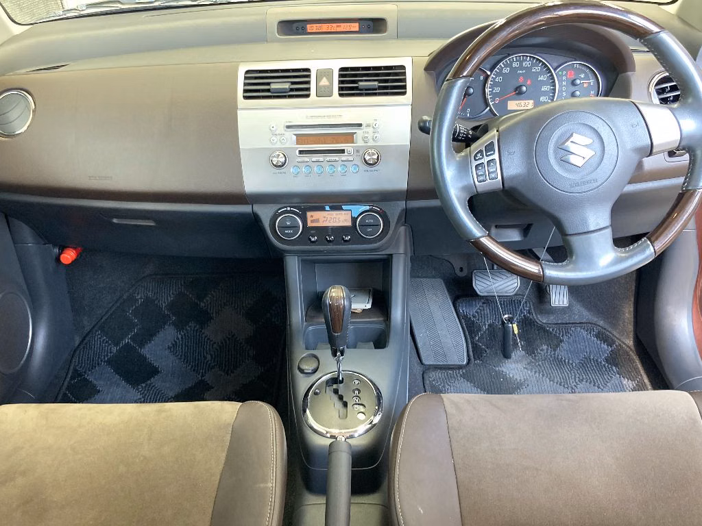 SUZUKI SWIFT
