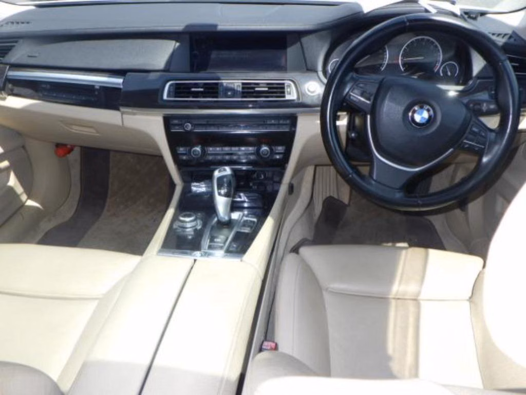 BMW 7-SERIES
