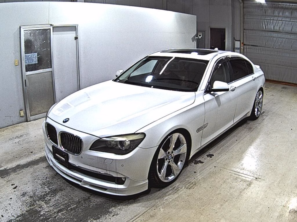 BMW 7-SERIES