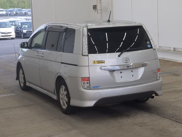 TOYOTA ISIS