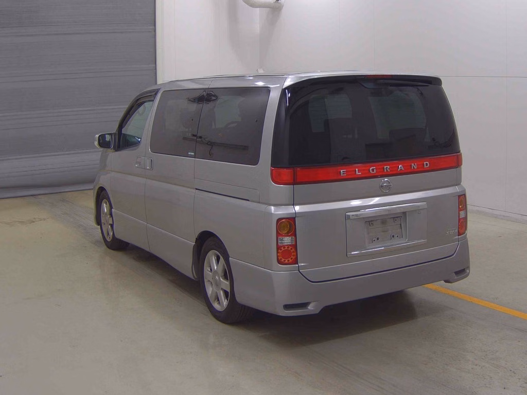 NISSAN ELGRAND