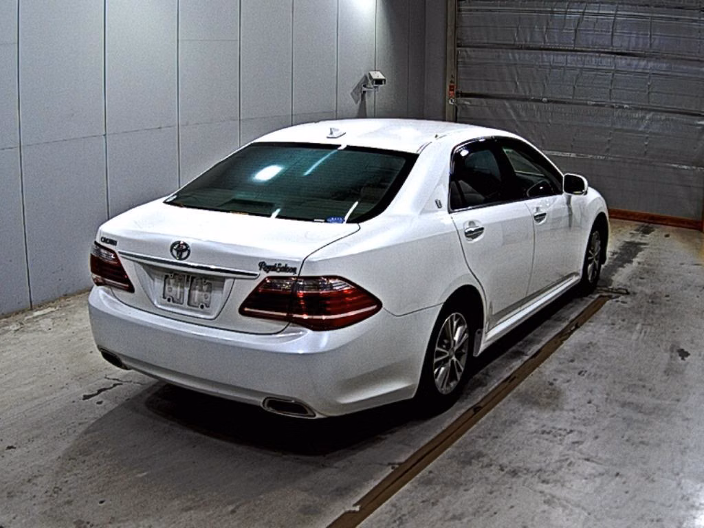 TOYOTA CROWN
