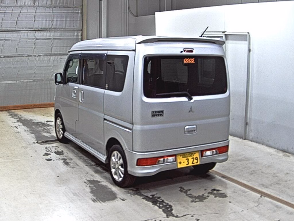 MITSUBISHI TOWN BOX