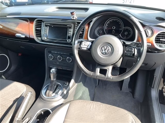 VOLKSWAGEN BEETLE