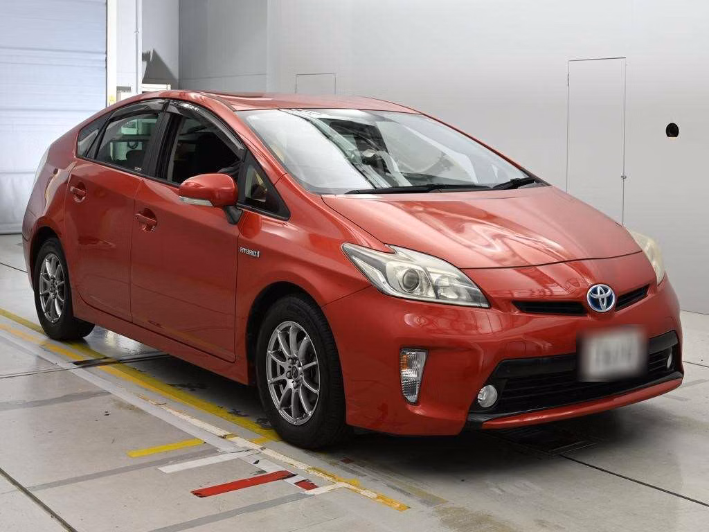 TOYOTA PRIUS