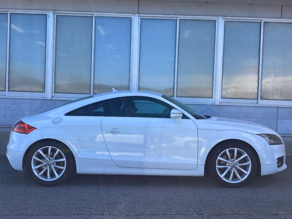 AUDI TT