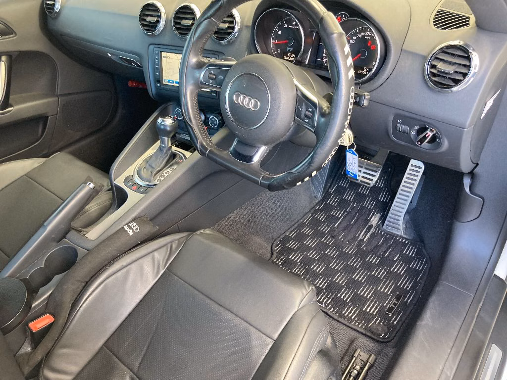 AUDI TT