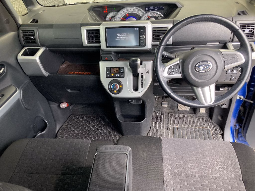 DAIHATSU WAKE