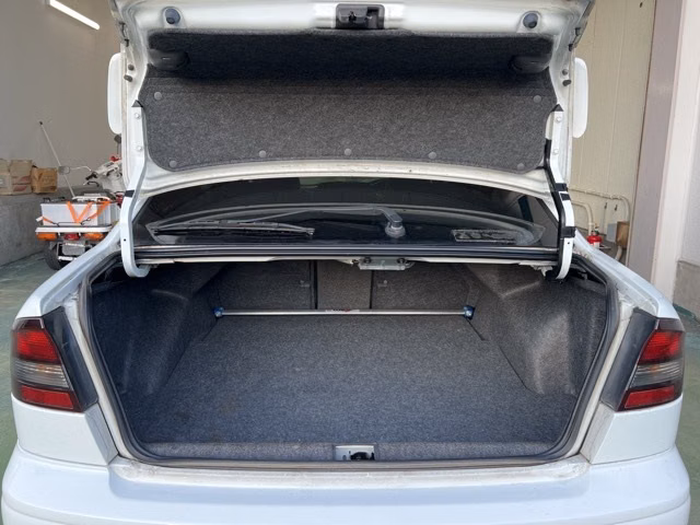 SUBARU LEGACY B4