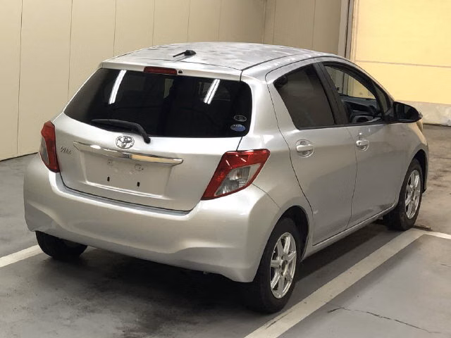 TOYOTA VITZ