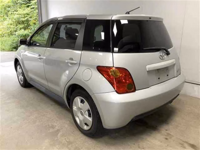 TOYOTA IST
