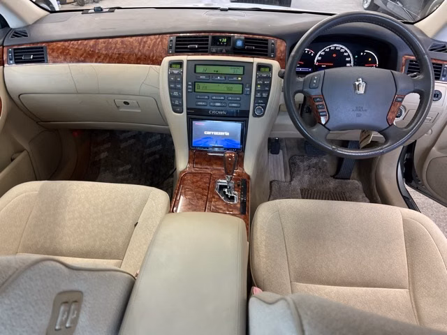 TOYOTA CROWN