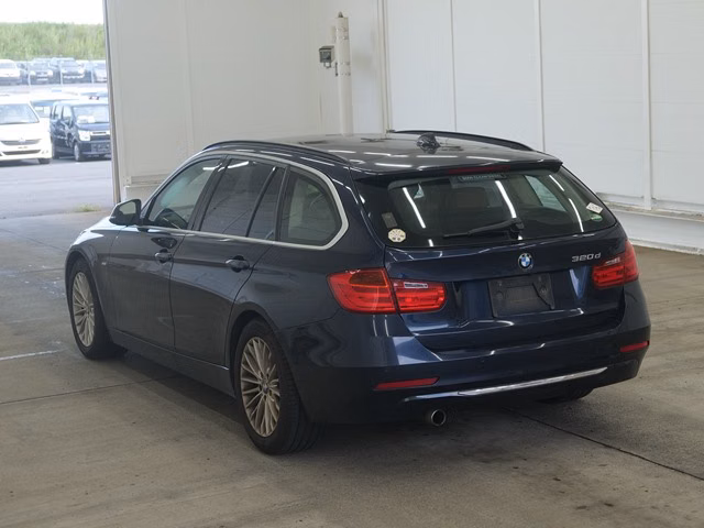 BMW 3-SERIES