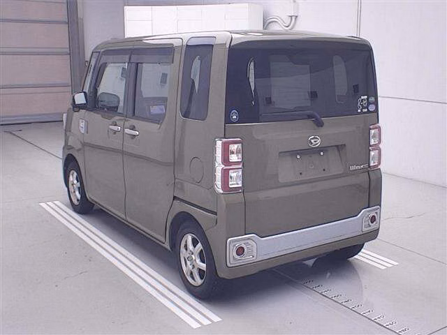DAIHATSU WAKE