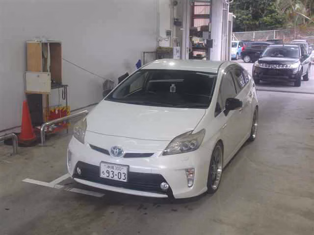 TOYOTA PRIUS