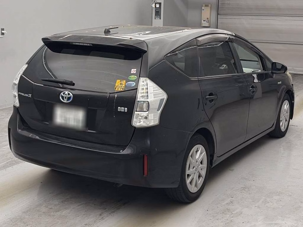 TOYOTA PRIUS ALPHA