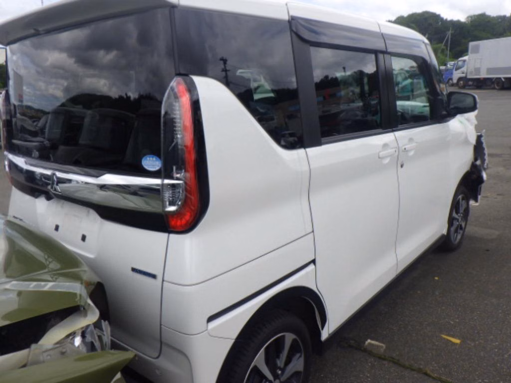 MITSUBISHI EK SPACE