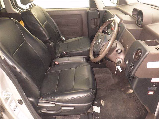 TOYOTA PORTE