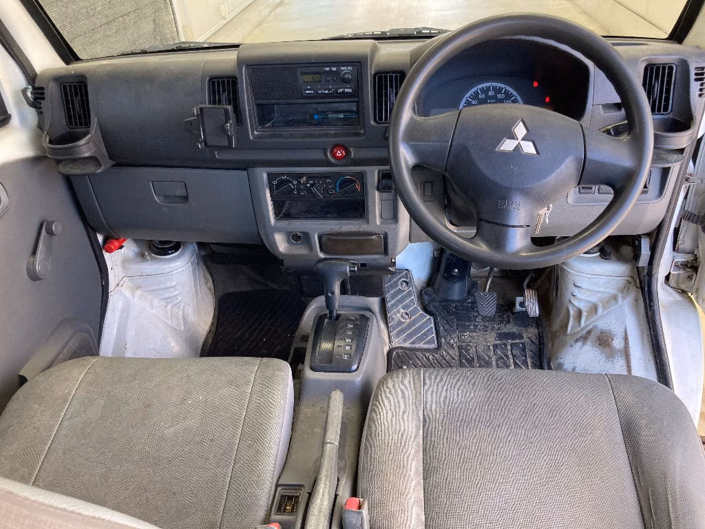 MITSUBISHI MINICAB