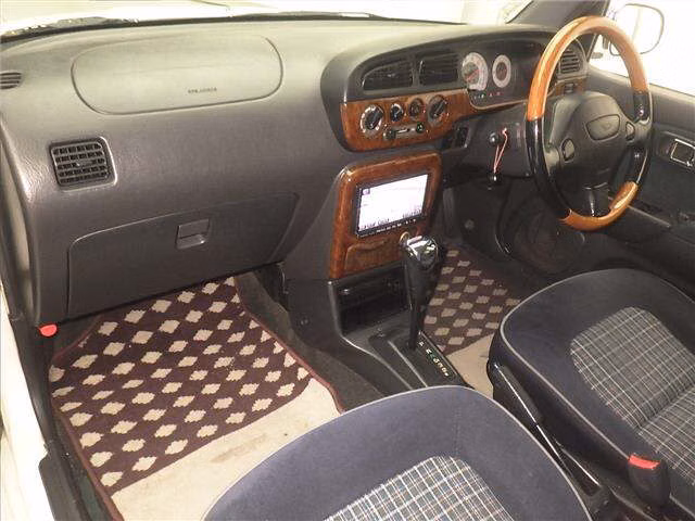DAIHATSU MIRA GINO