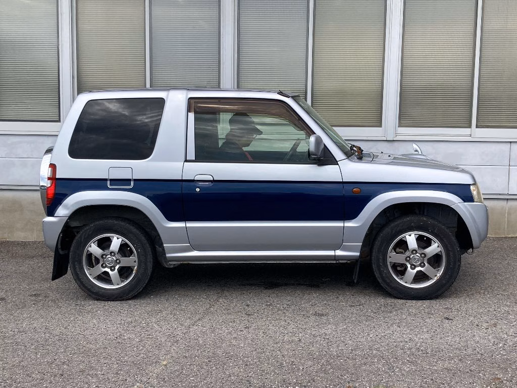 MITSUBISHI PAJERO MINI