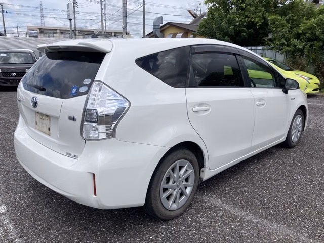 TOYOTA PRIUS ALPHA