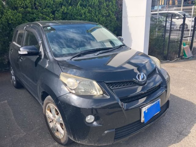 TOYOTA IST