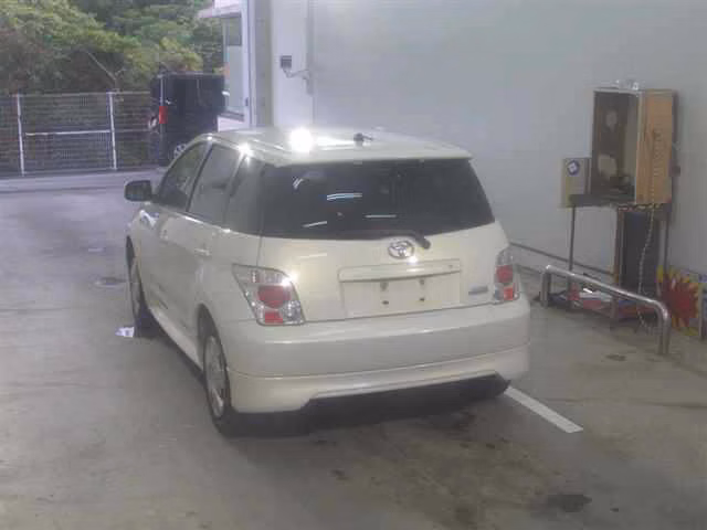 TOYOTA IST