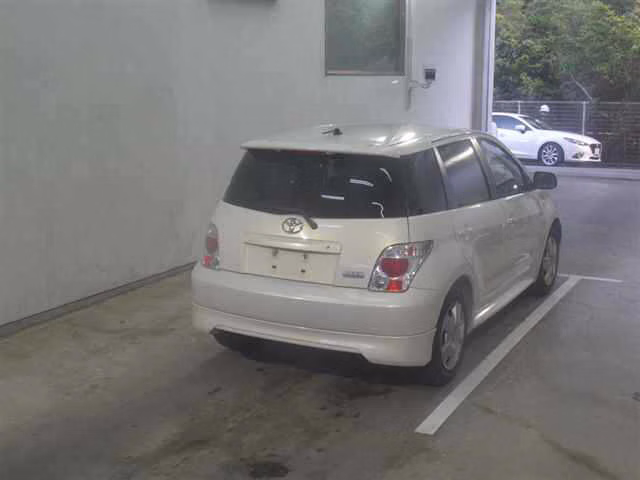 TOYOTA IST