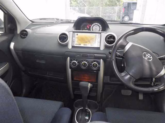 TOYOTA IST