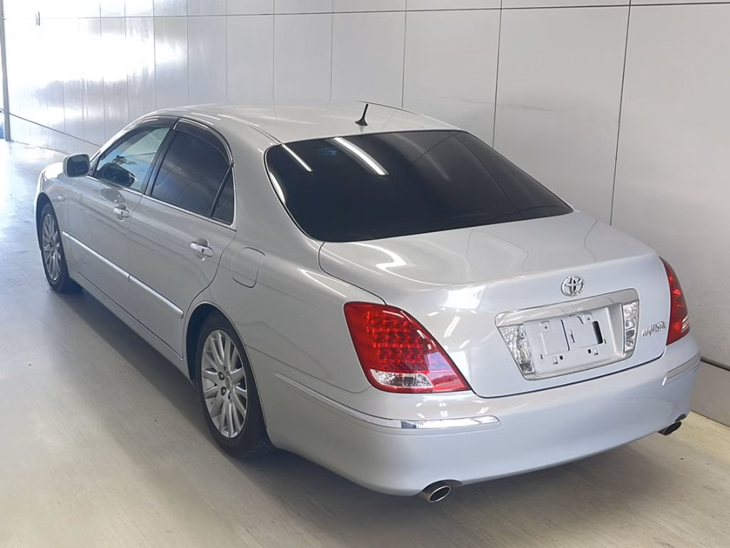 TOYOTA CROWN MAJESTA