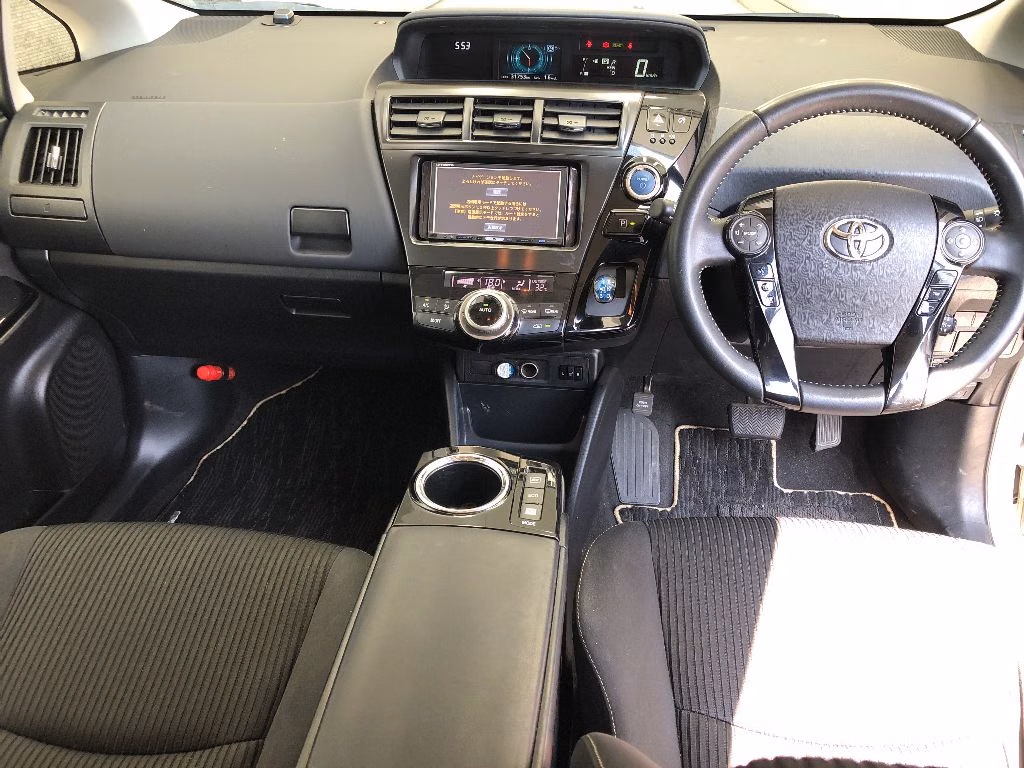 TOYOTA PRIUS ALPHA