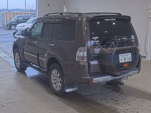 MITSUBISHI PAJERO