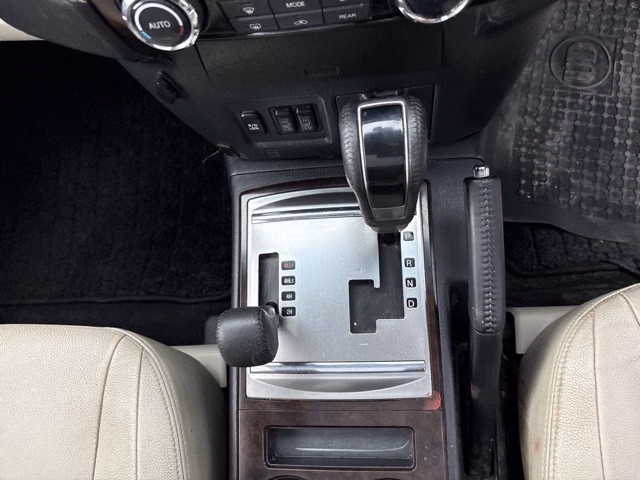 MITSUBISHI PAJERO