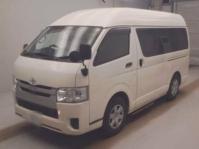 TOYOTA REGIUS ACE