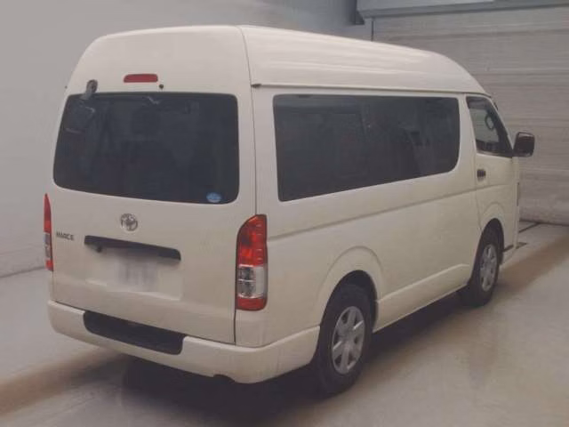 TOYOTA REGIUS ACE