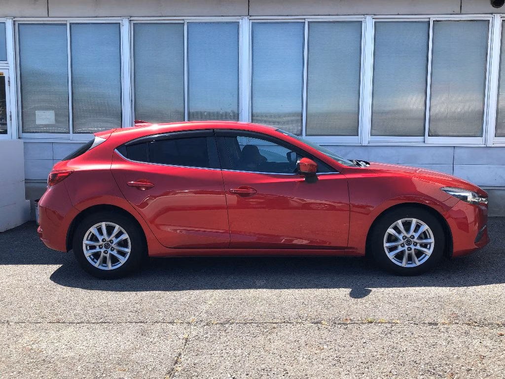 MAZDA AXELA
