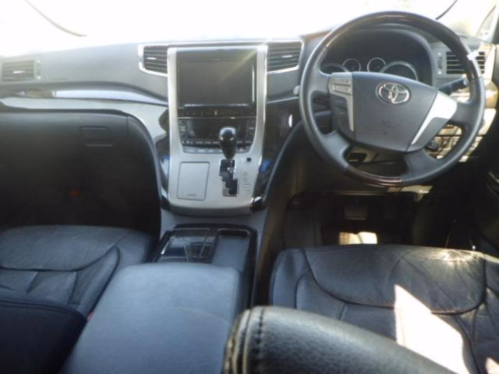 TOYOTA ALPHARD