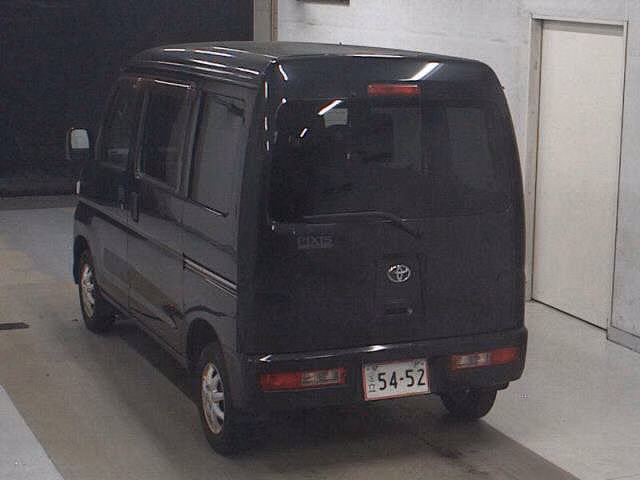 TOYOTA PIXIS VAN