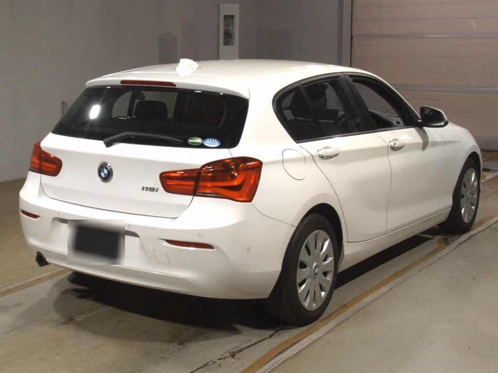 BMW 1-SERIES