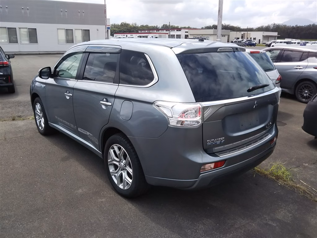 MITSUBISHI OUTLANDER